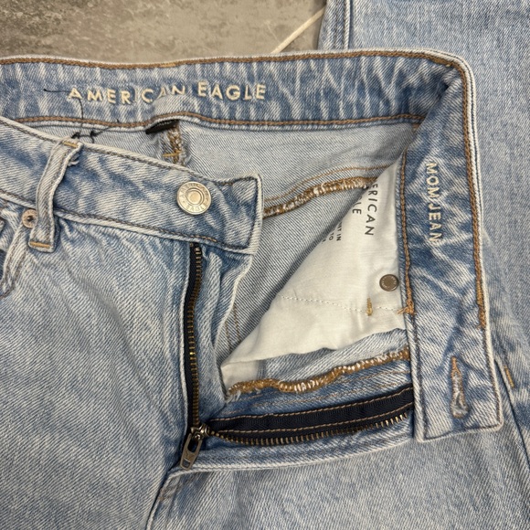 American Eagle Light Blue Mom Jeans - Picture 3 of 6